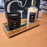 BANDEJA DE METAL - ROSAS - DOURADA